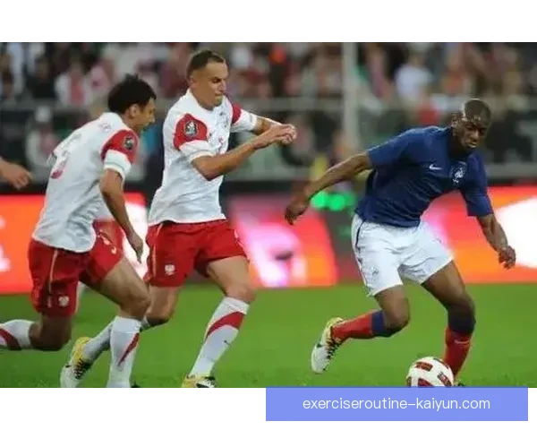 足球精彩瞬间：近期赛事中关键进球与防守表现回顾